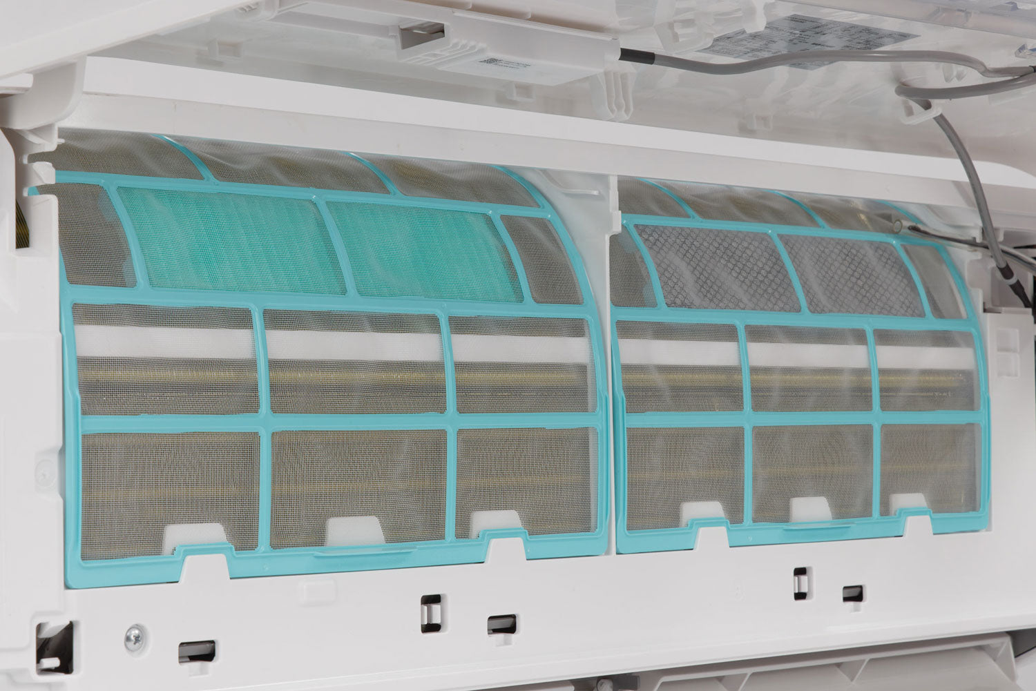 AIRE ACONDICIONADO DE DISEÑO VIVAX R+ ACP-12CH35AERI+R32