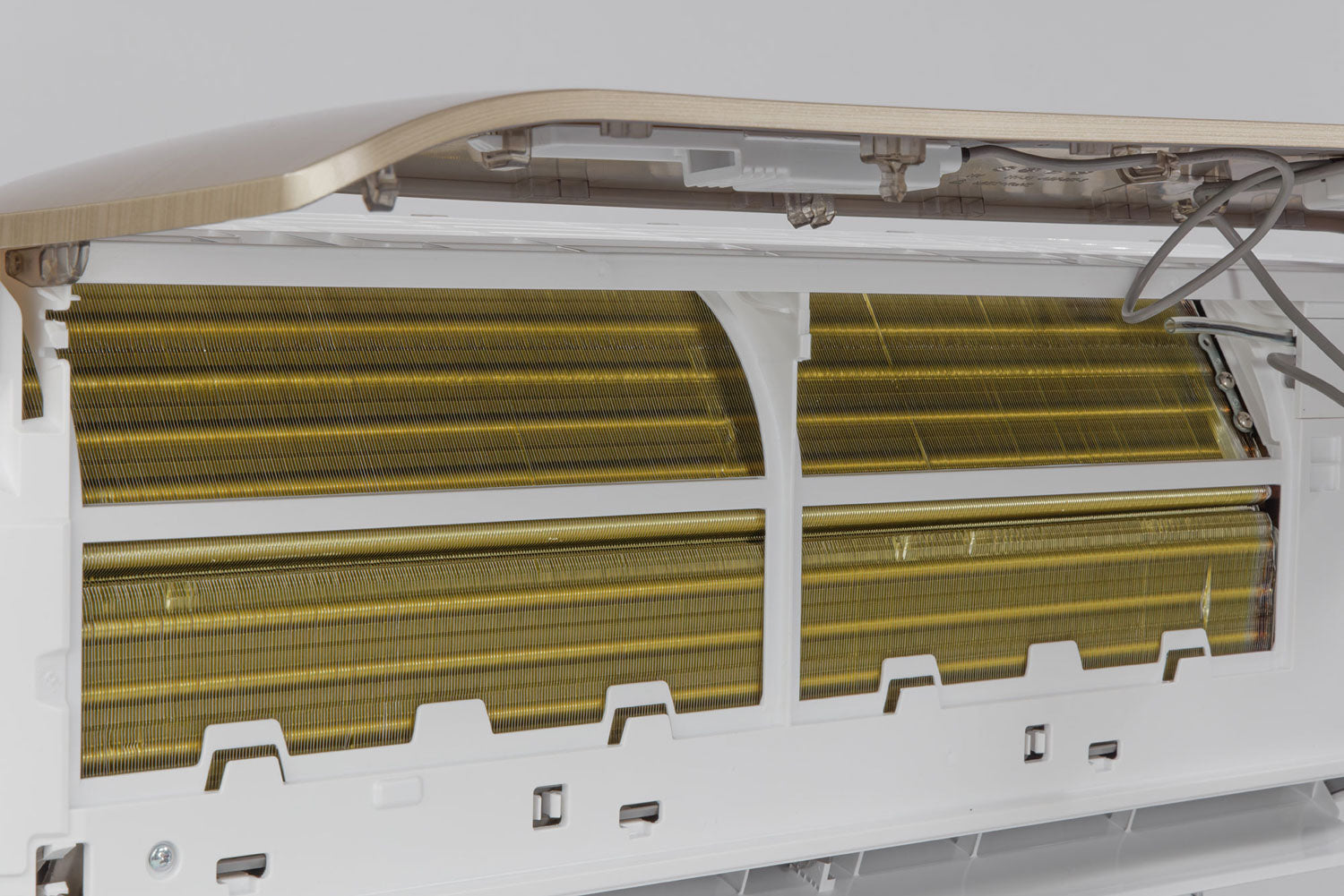AIRE ACONDICIONADO DE DISEÑO VIVAX R+ ACP-12CH35AERI+ R32 ORO
