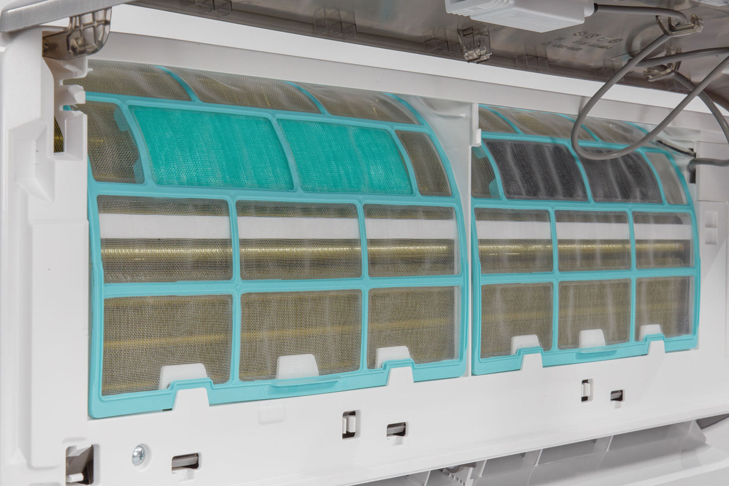 AIRE ACONDICIONADO DE DISEÑO VIVAX R+ ACP-12CH35AERI+ R32 PLATA