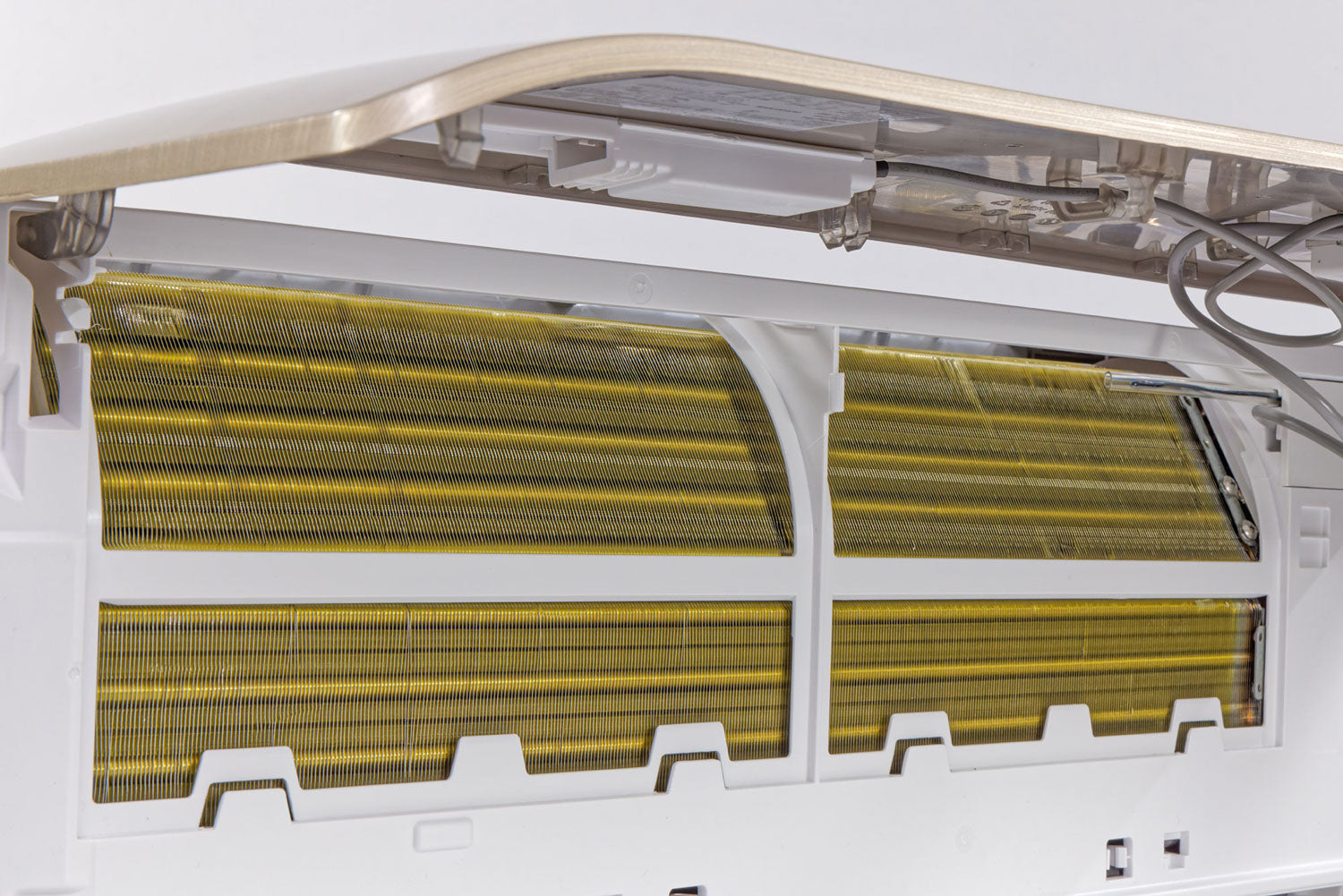 AIRE ACONDICIONADO DE DISEÑO VIVAX R+ ACP-09CH25AERI+ R32 ORO