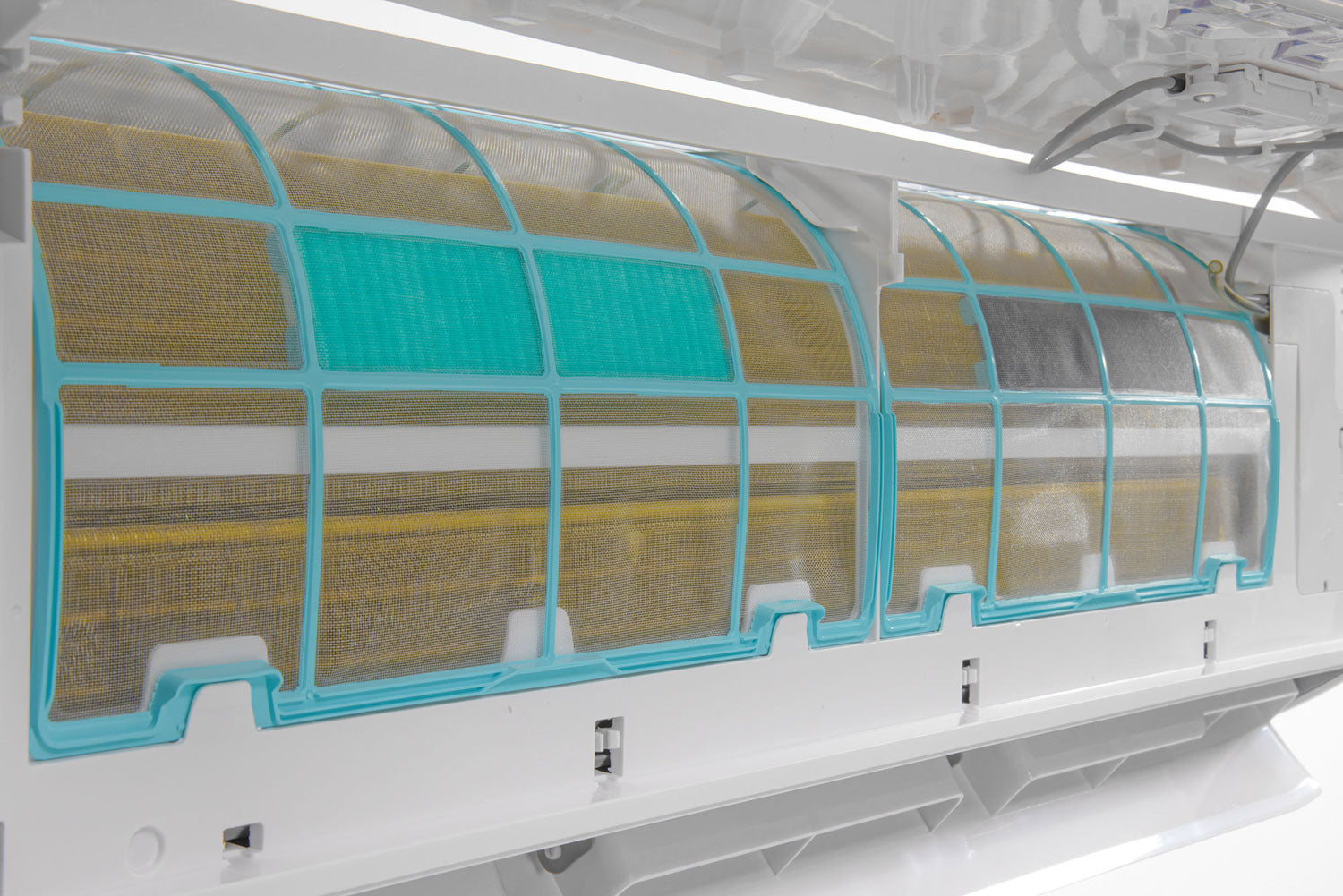 AIRE ACONDICIONADO DE DISEÑO VIVAX R+ ACP-24CH70AERI+ R32